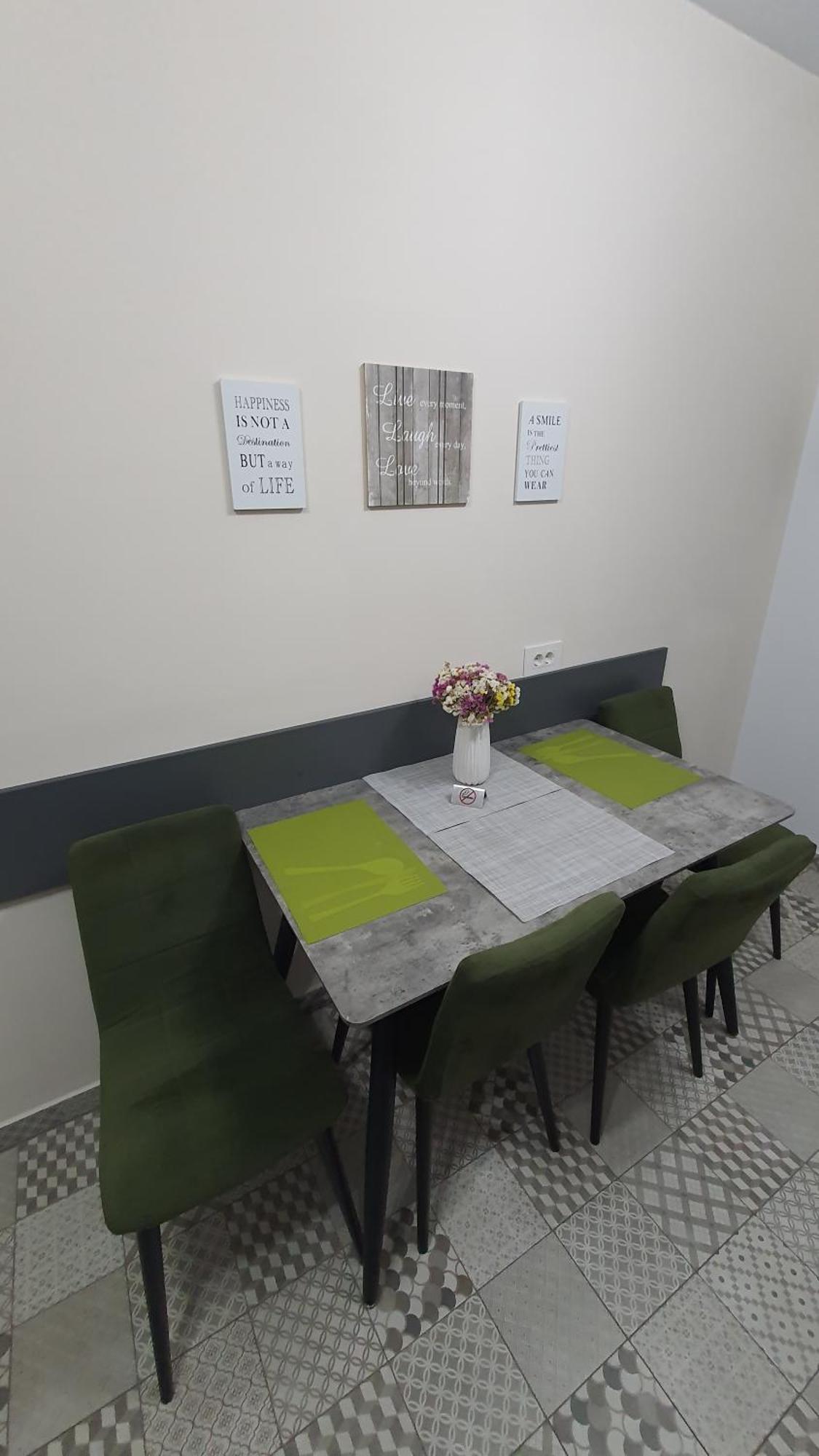 Green Apartment Coresi Braşov Exteriör bild